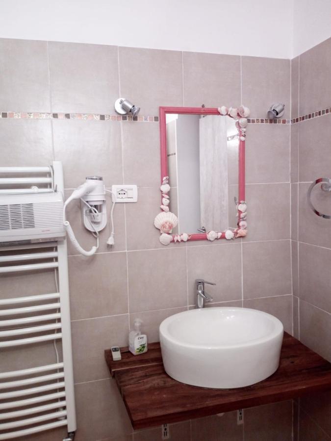 Lo Sporting Bed&Breakfast Nasino Bagian luar foto