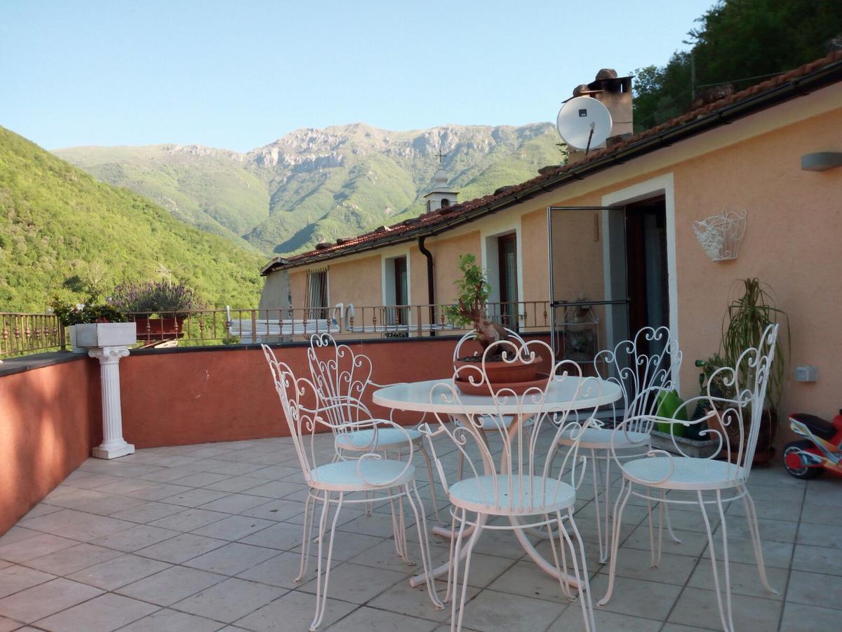 Lo Sporting Bed&Breakfast Nasino Bagian luar foto